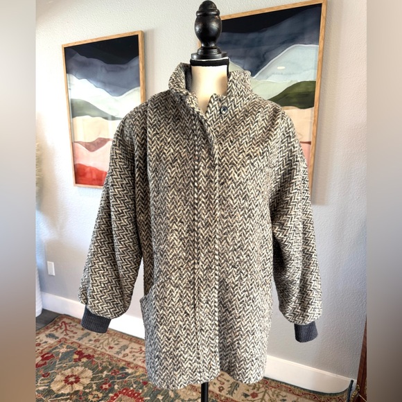 Vintage Gray and cream Herringbone Wool Coat - Picture 5 of 9